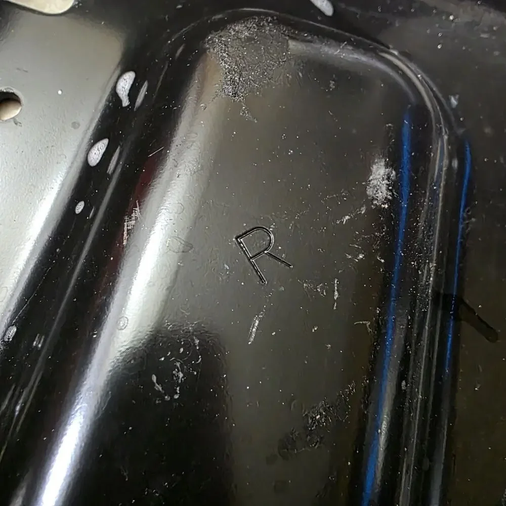2020-2023 Chevrolet Silverado 2500 3500 Front Right Bumper Bar Bracket‎ 84568470